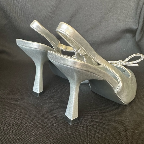 Elegant Silver Slingback Heels - Picture 5 of 8